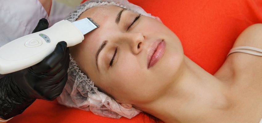 Minimally invasive procedures typically cause less discomfort due to their gentler techniques and smaller incisions.